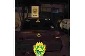 Três Barras - Veículo é apreendido pela PMPR no centro da cidade